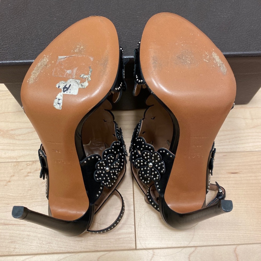 Size 8.5 alaia worn once - Picture 2 of 3